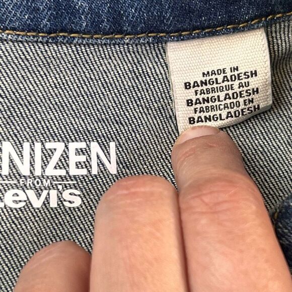Denizen from Levi's Women's Button Up Denim Jean Trucker Jacket Blue Size Medium - Picture 9 of 9